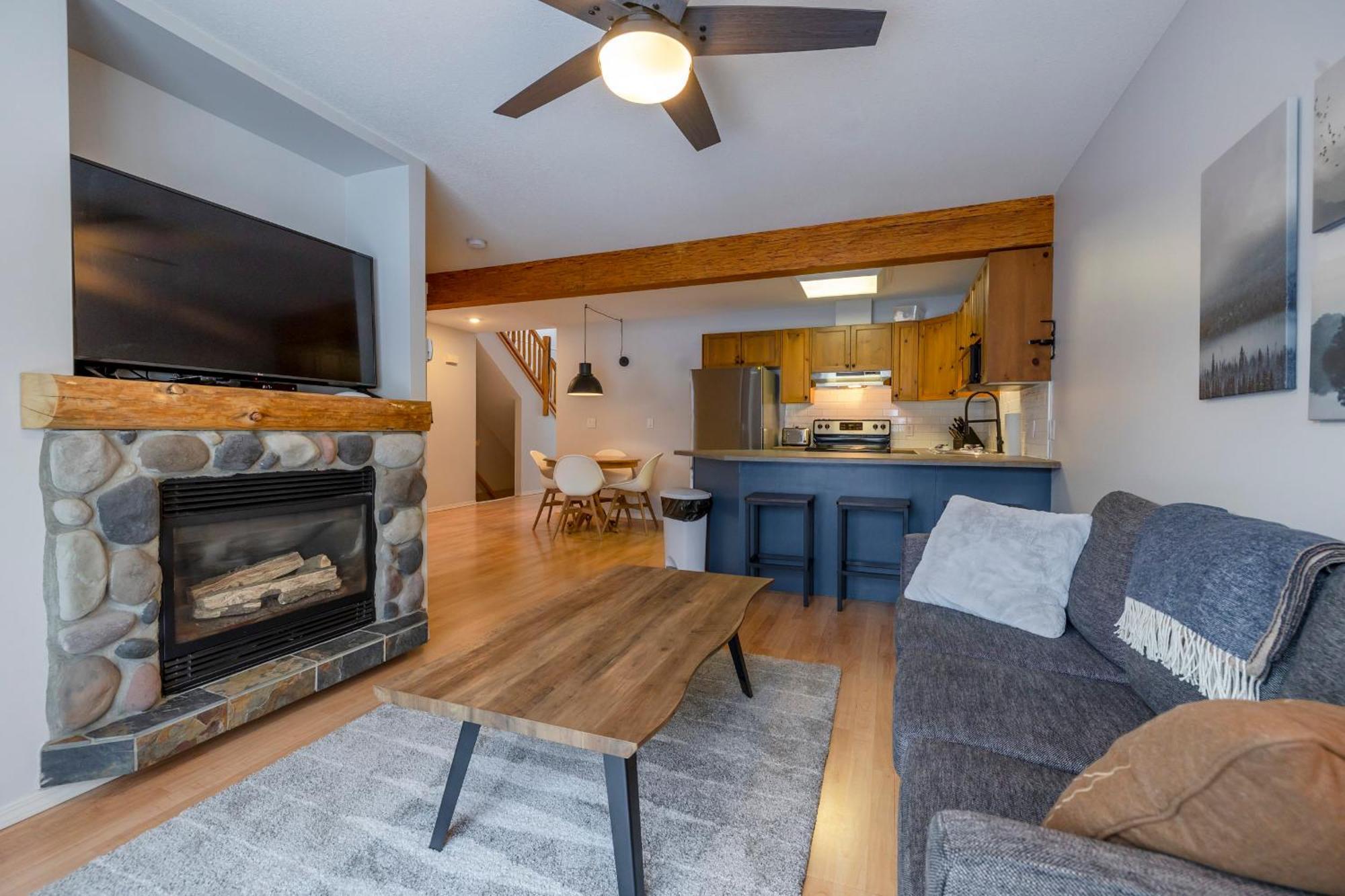 Riverside By Stayin Fernie Room photo