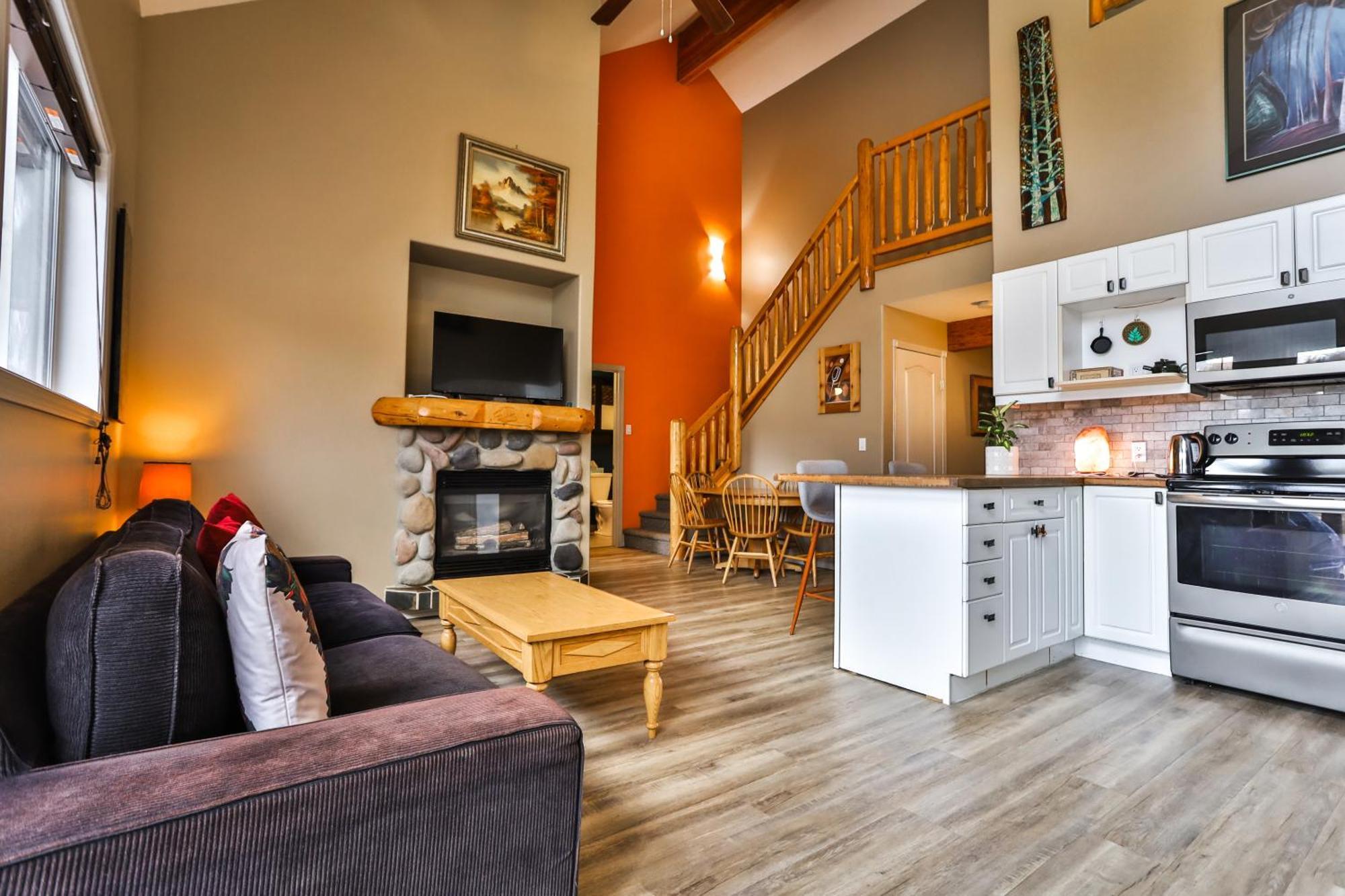 Riverside By Stayin Fernie Room photo