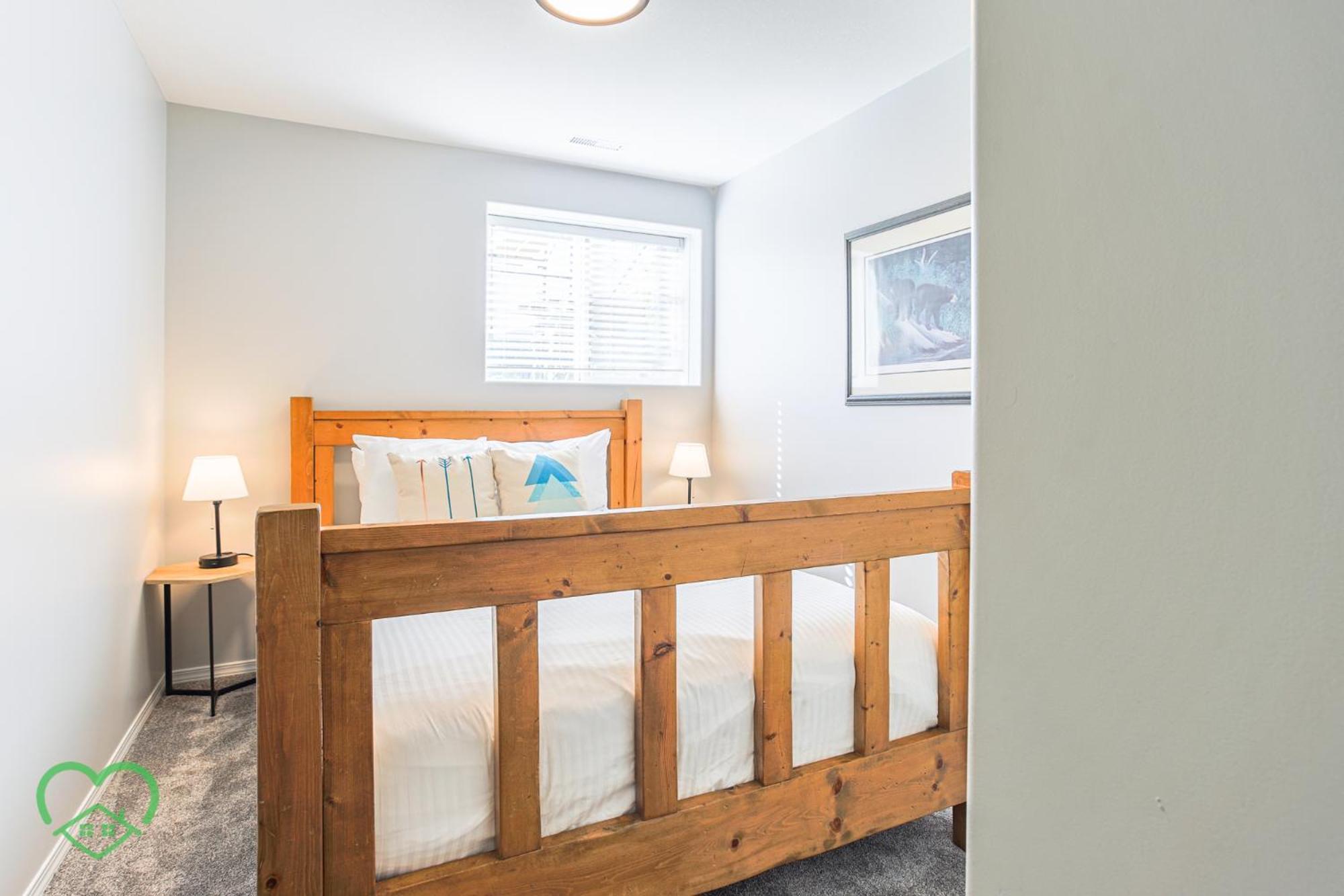 Riverside By Stayin Fernie Room photo