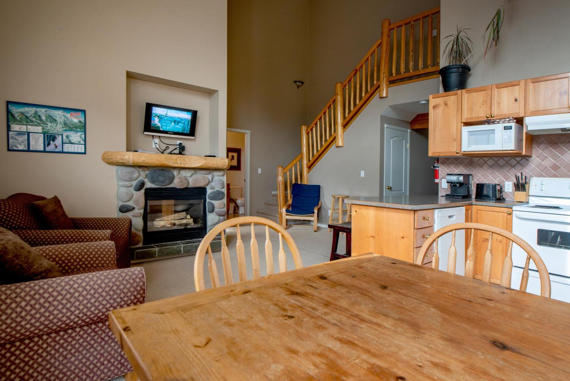 Riverside By Stayin Fernie Room photo